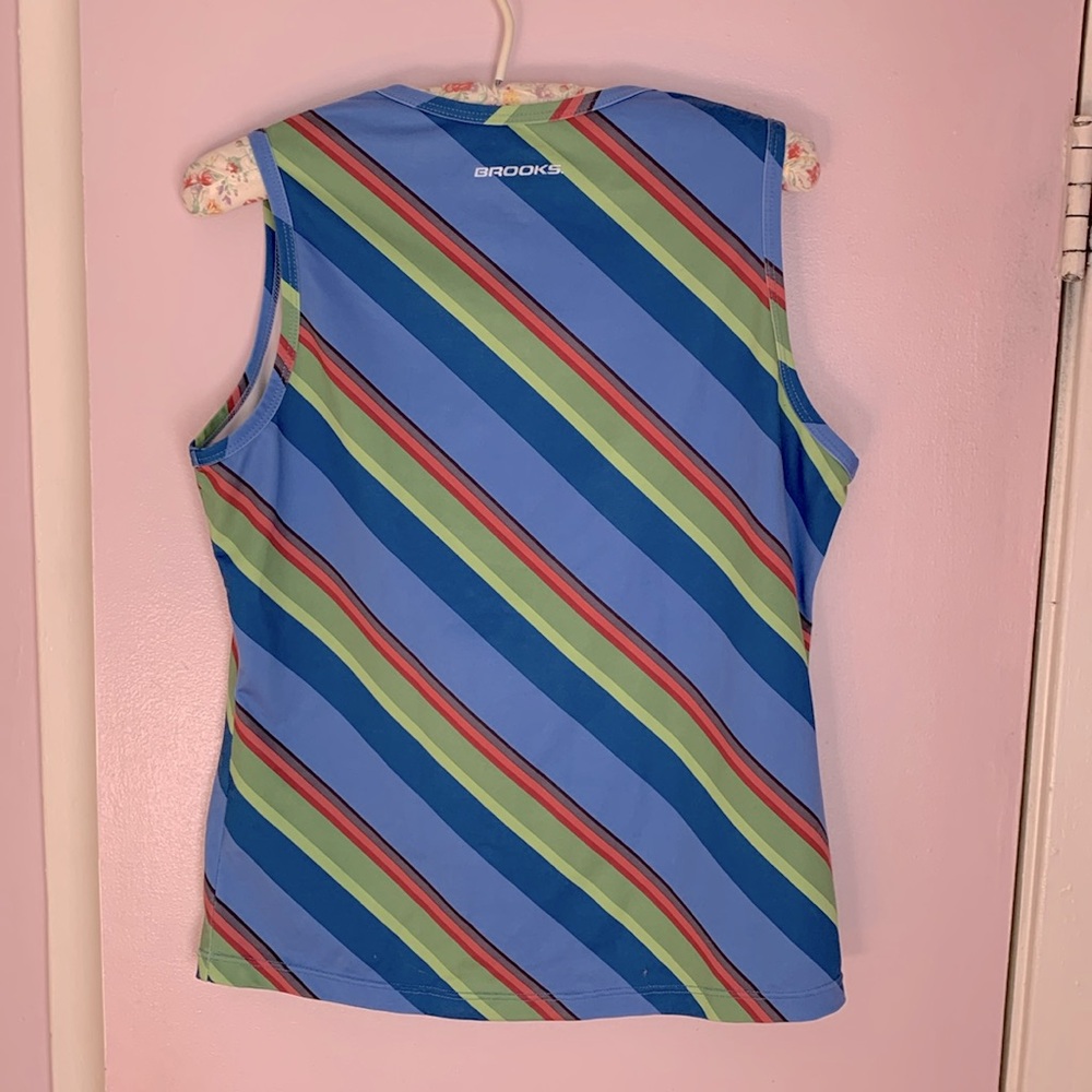 3/10$ Brooks running Colorful Striped Sleeveless Top - Picture 4 of 6